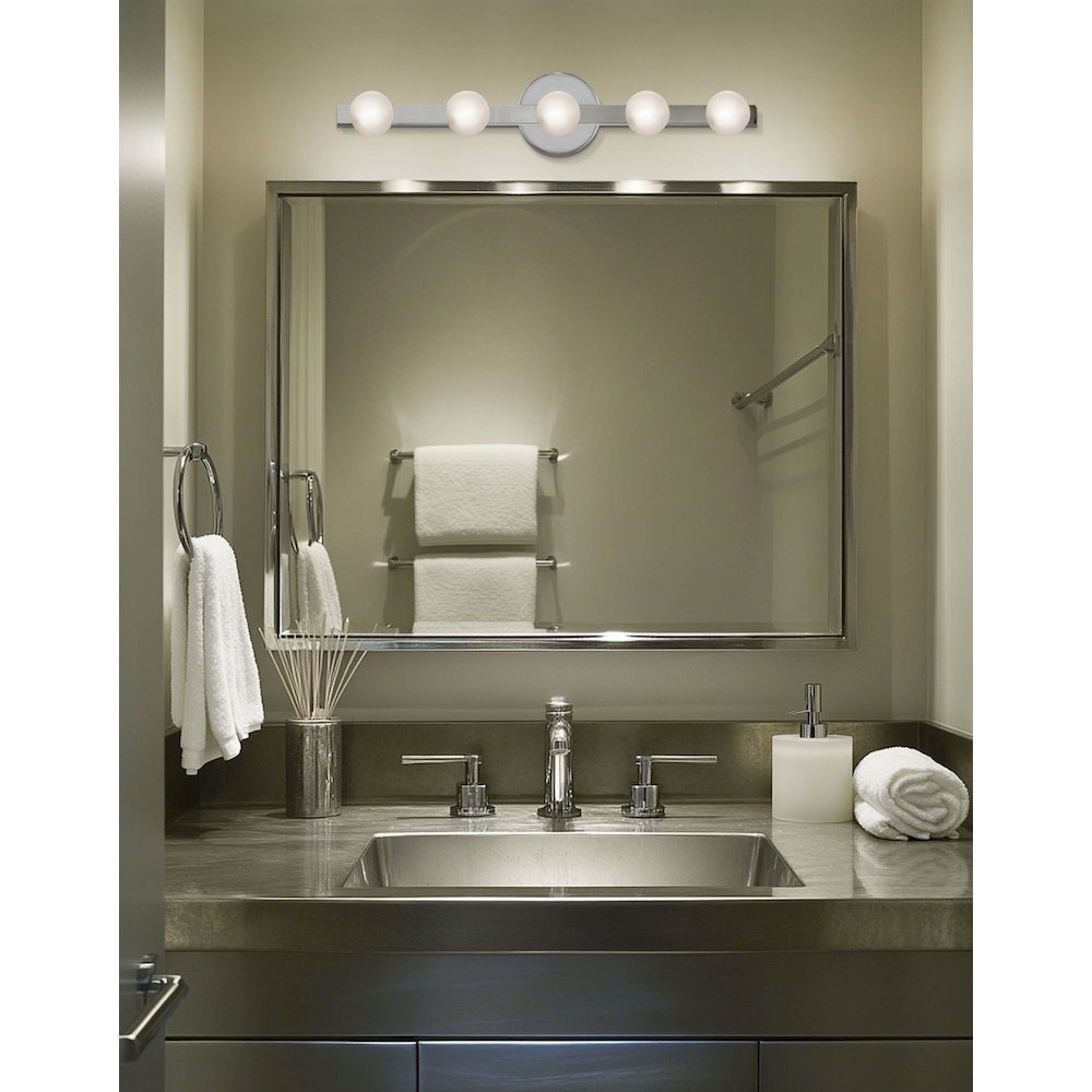 5 Light Vanity in Polished Chrome w/ Frosted Glass. Picture 3