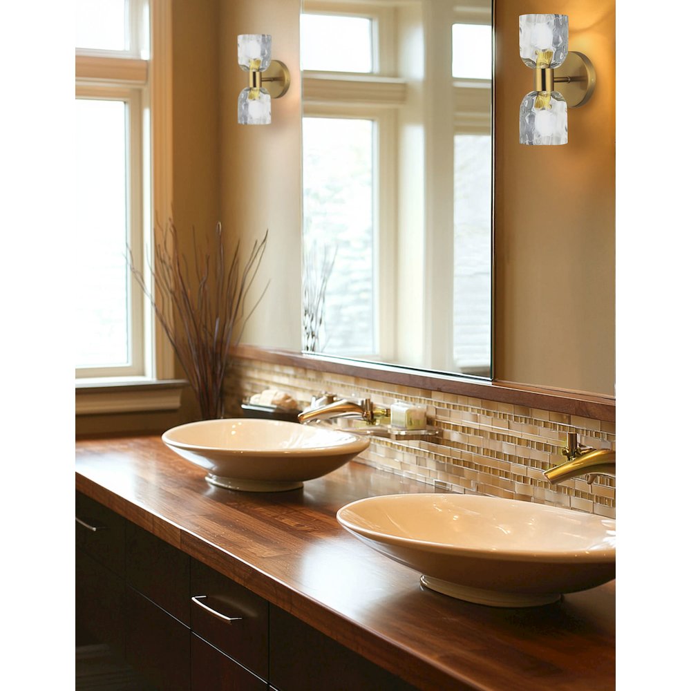 2 Light Aged Brass Wall Sconce w/ Clear Water Glass. Picture 3