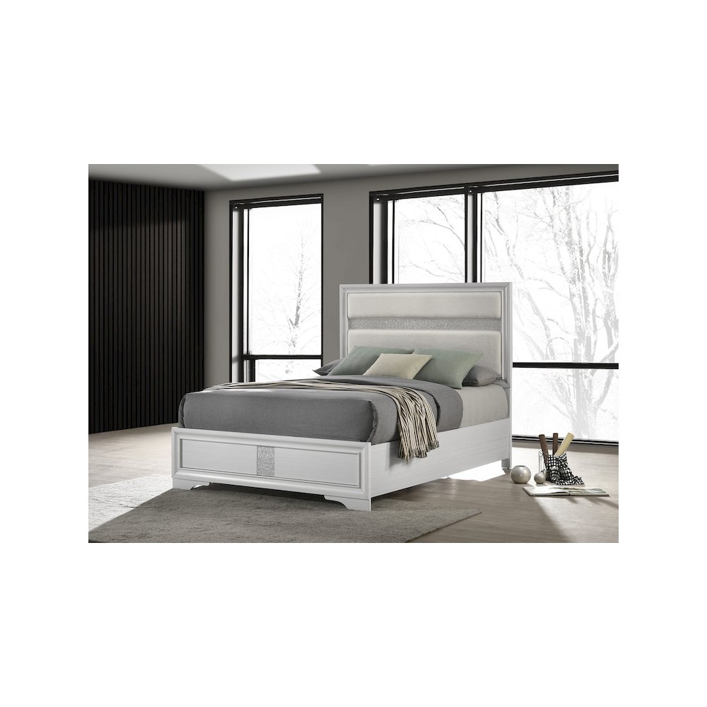 Miranda 54-inch Upholstered Queen Panel Bed White. Picture 8