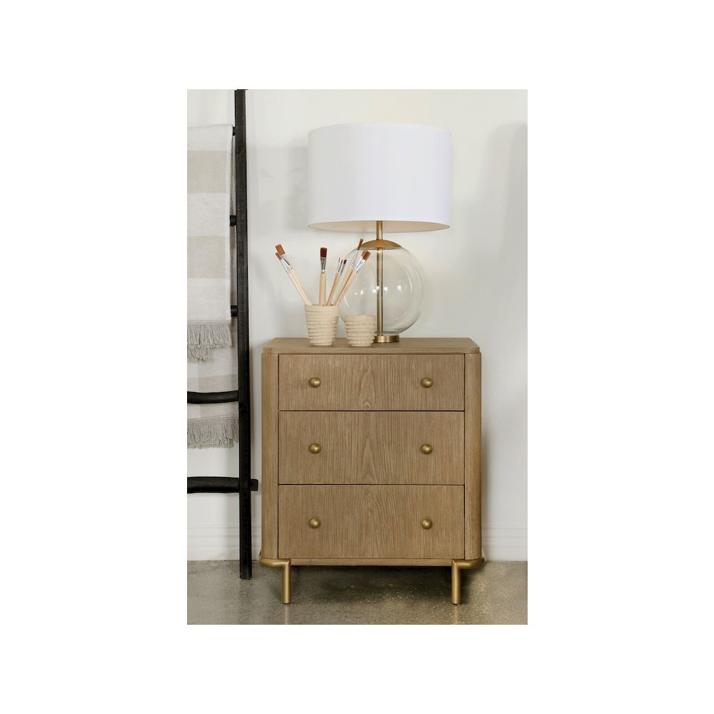 Arini 3-drawer Nightstand Sand Wash. Picture 9