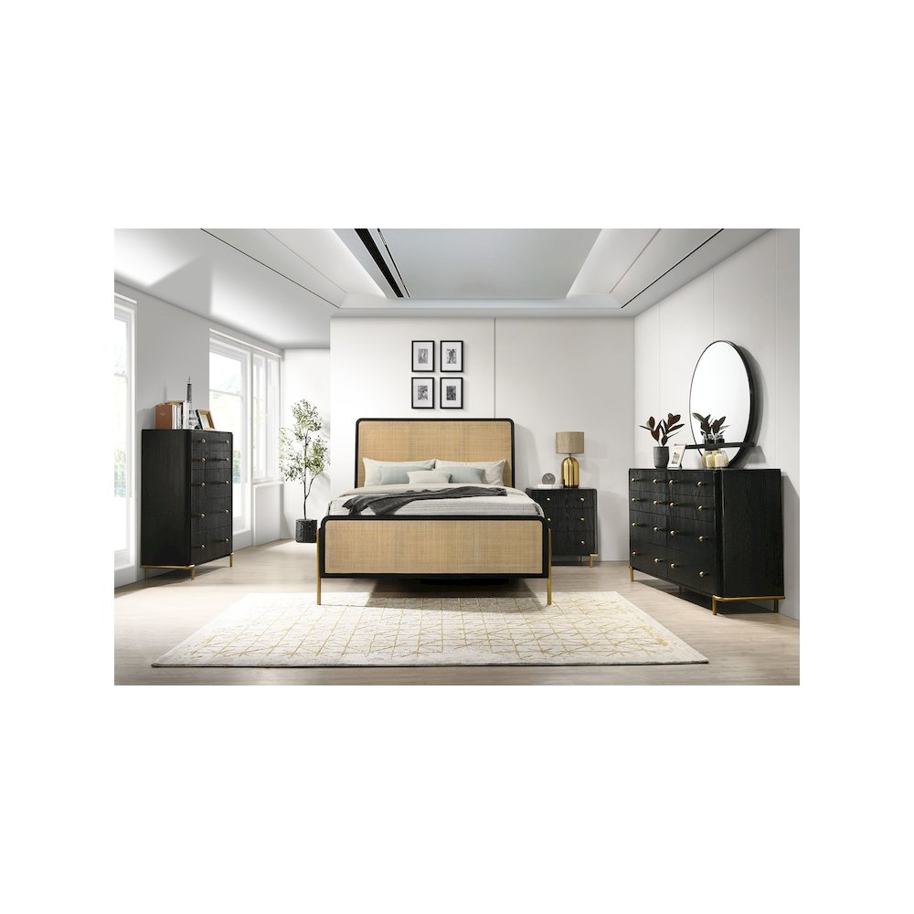 Arini 5-piece Eastern King Bedroom Set Black and Natural. Picture 12
