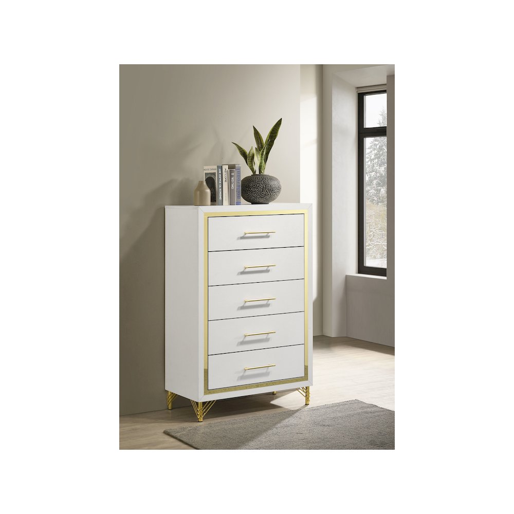 Lucia 5-drawer Bedroom Chest of Drawers White. Picture 11