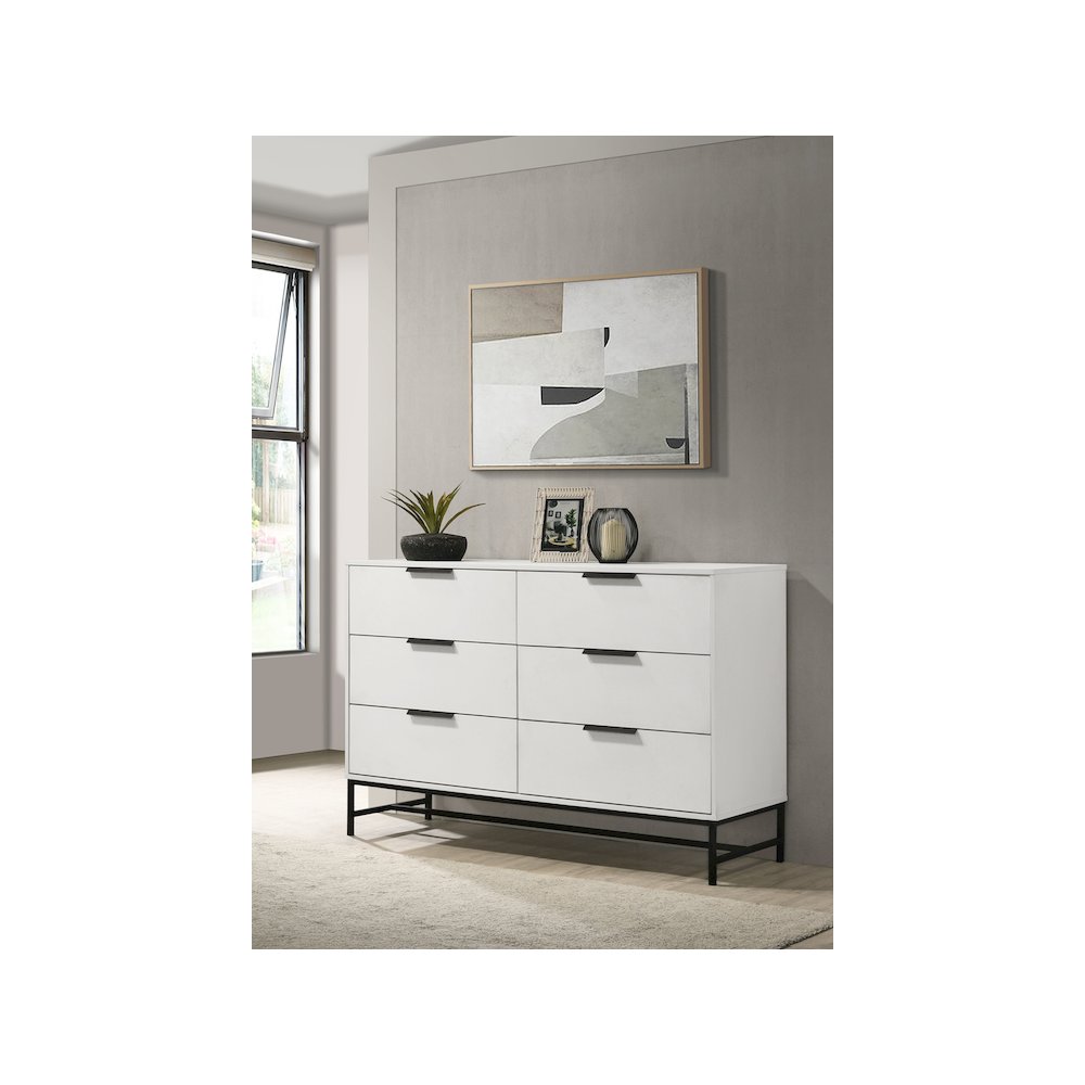 Sonora 6-drawer Bedroom Dresser White. Picture 11