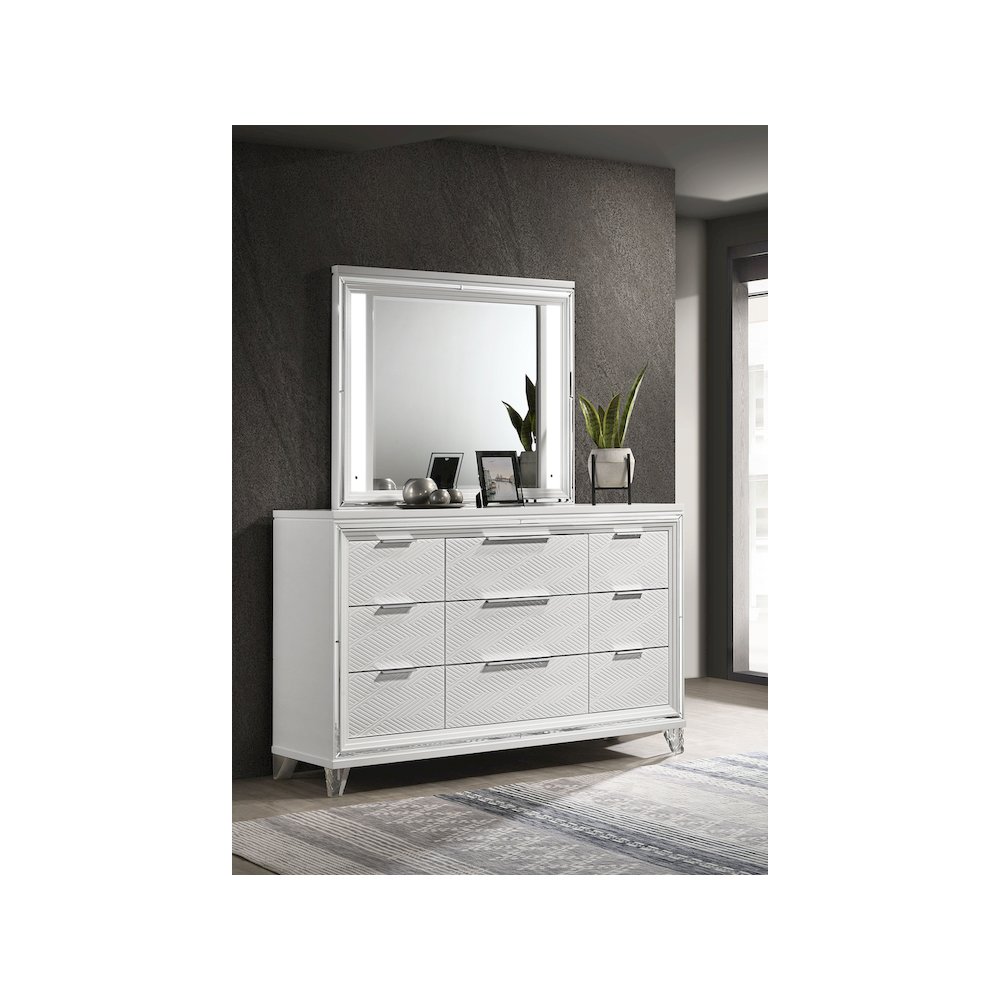 Marmore 9-drawer Dresser and LED Mirror White. Picture 11