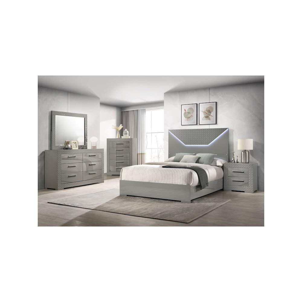 Ives 5-piece Queen Bedroom Set Grey High Gloss. Picture 12