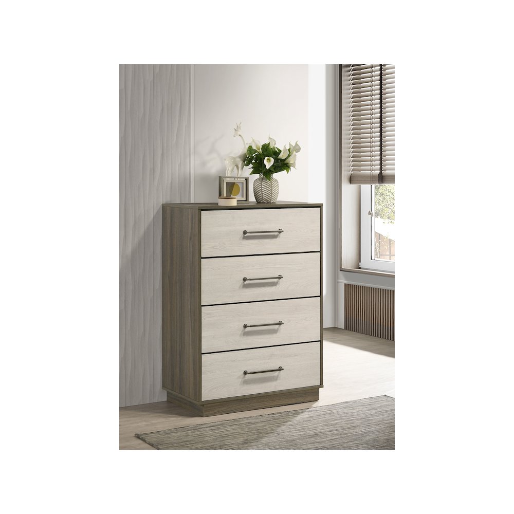 Fenwick 4-drawer Chest of Drawers Grey Oak. Picture 11