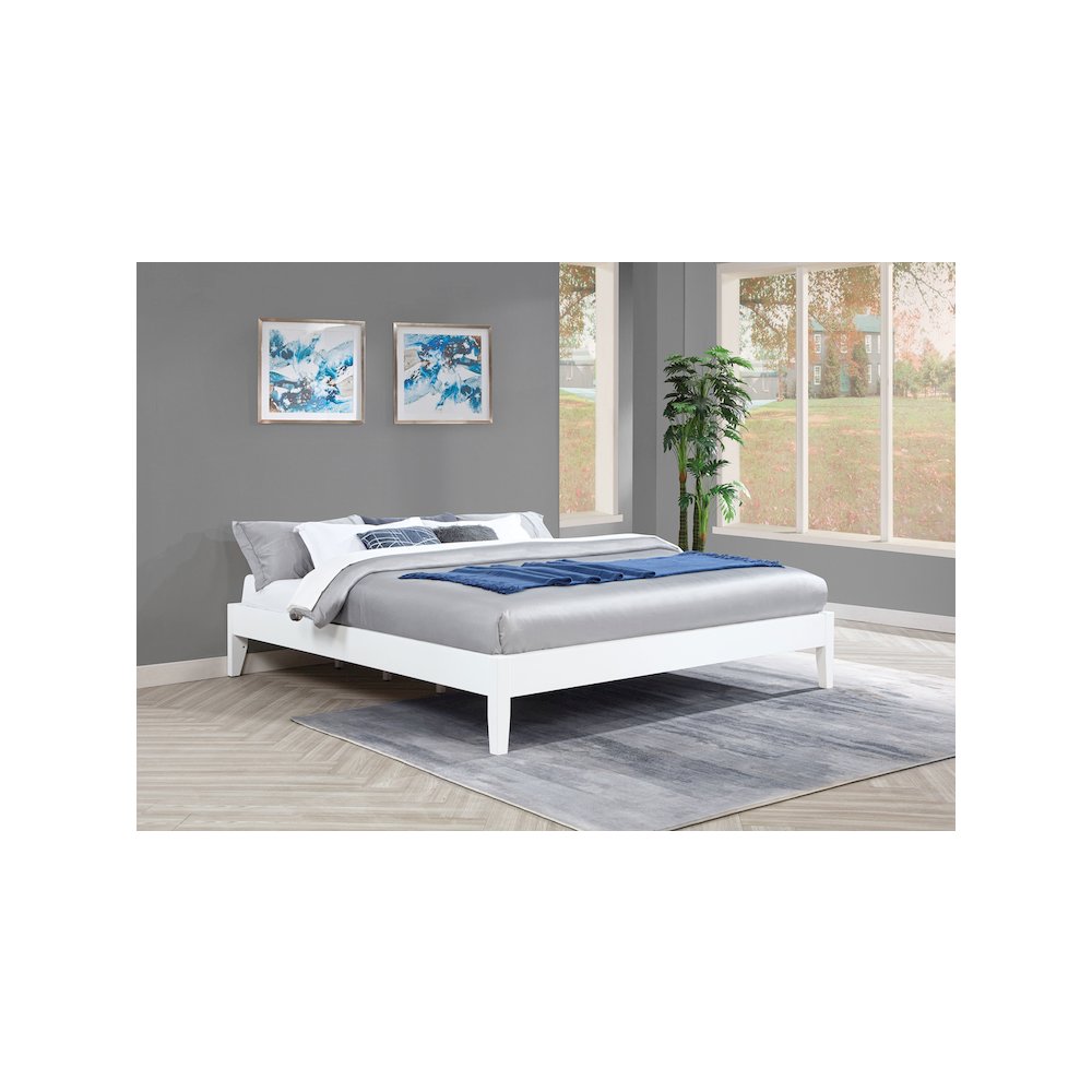 Hounslow Eastern King Universal Platform Bed White. Picture 8