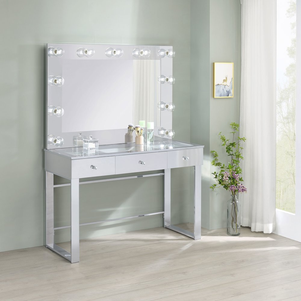Umbridge 3-drawer Vanity Set with Lighting Chrome and White. Picture 6