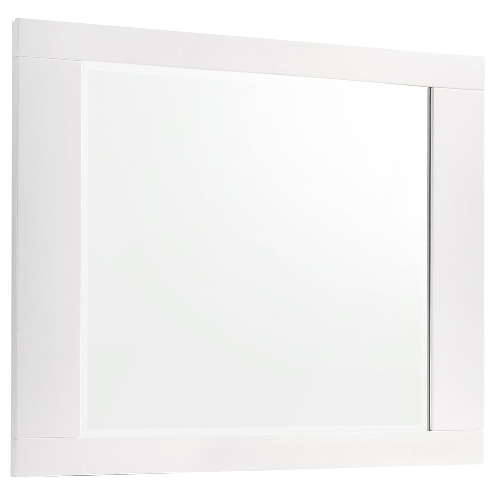 Felicity 4-piece Full Bedroom Set White High Gloss. Picture 11