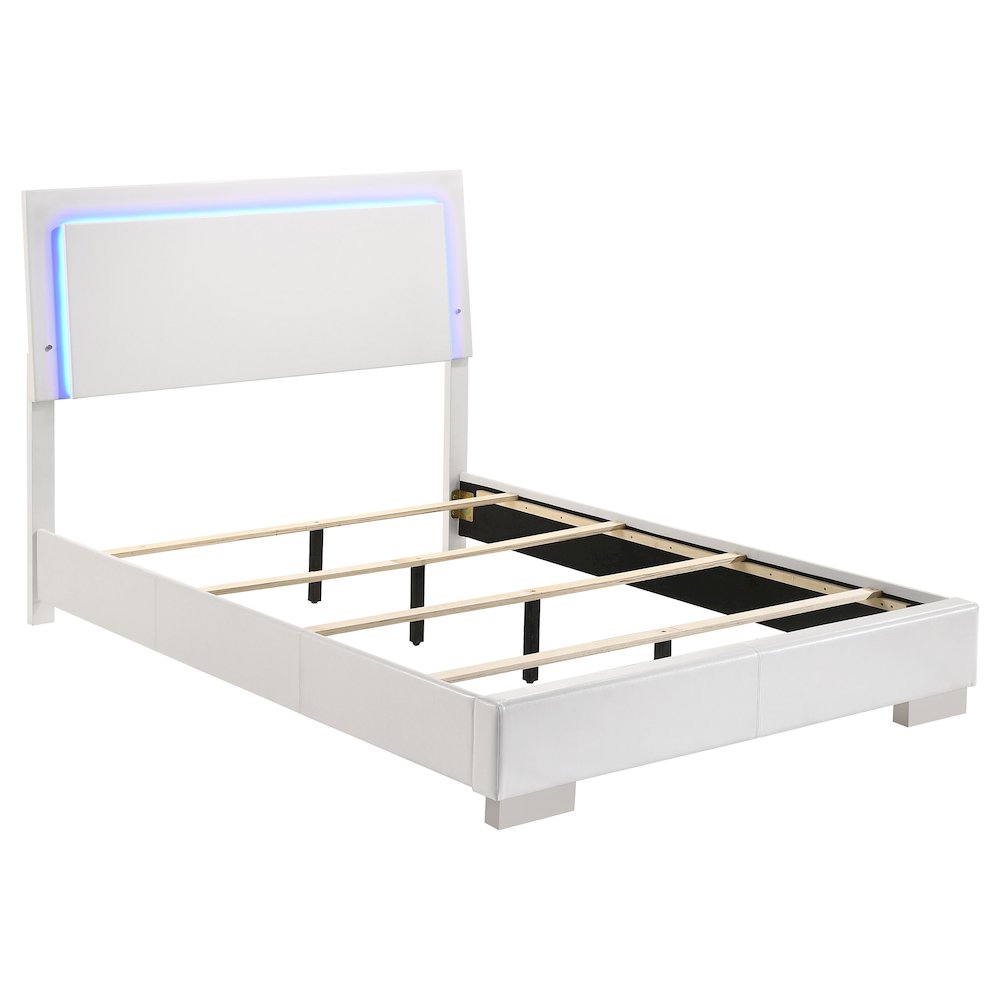 Felicity 4-piece Full Bedroom Set White High Gloss. Picture 3