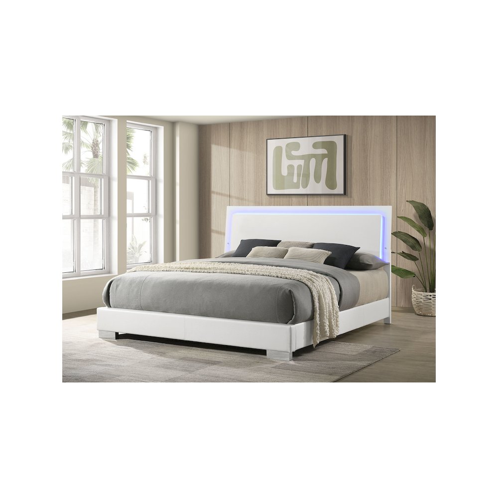 Felicity Wood Eastern King LED Panel Bed White High Gloss. Picture 7