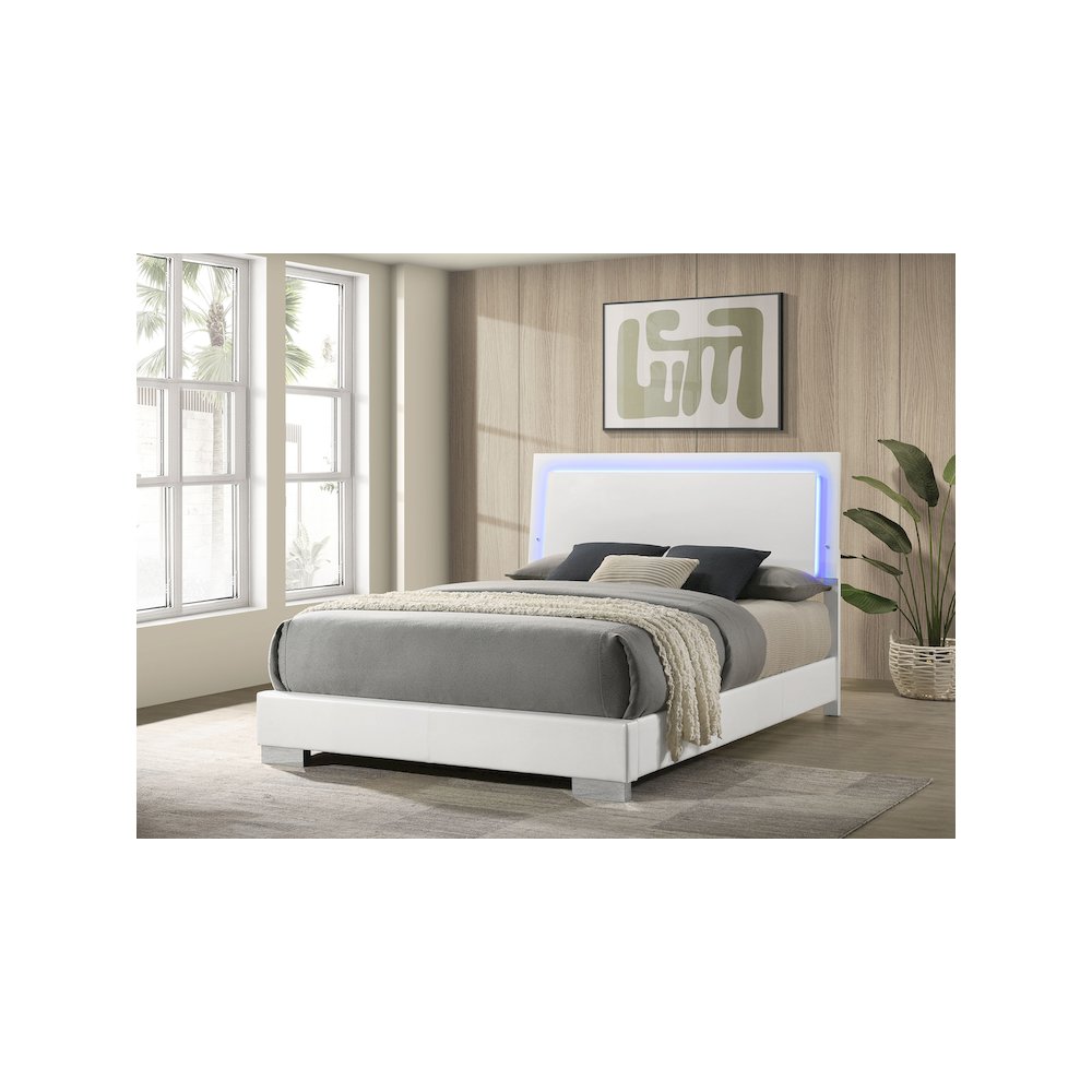 Felicity Wood Queen LED Panel Bed White High Gloss. Picture 6