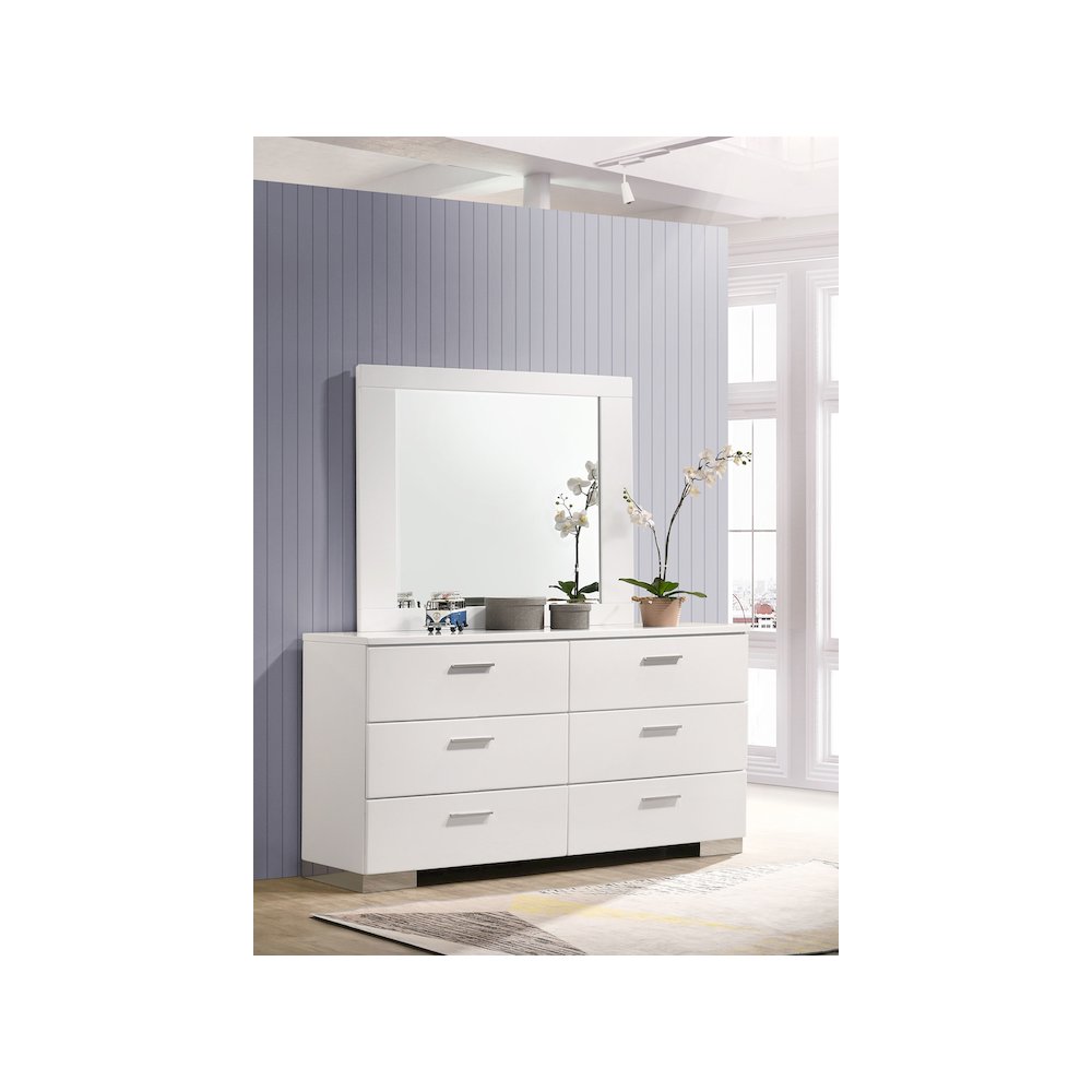 Felicity 6-drawer Wood Dresser with Mirror White High Gloss. Picture 10
