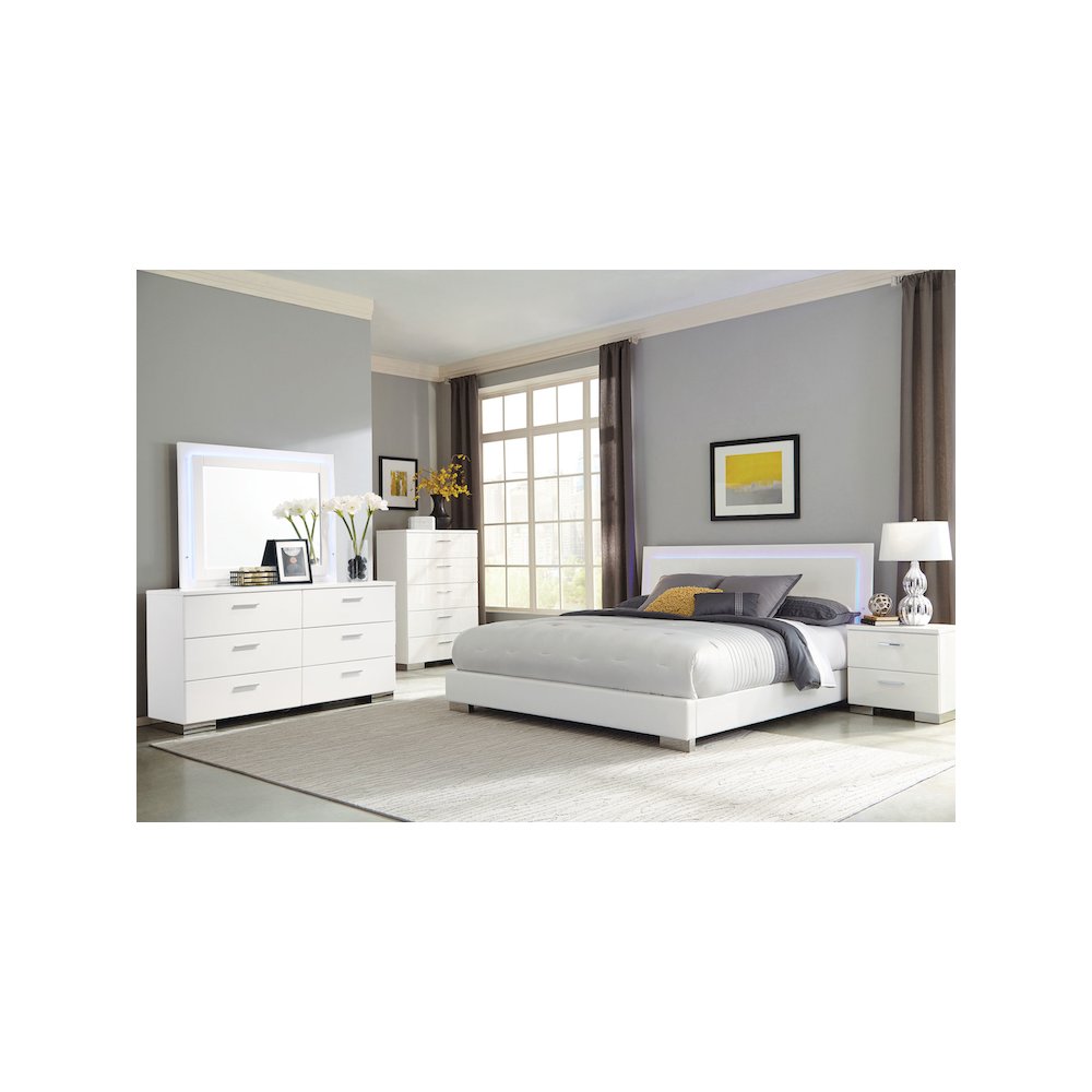 Felicity 6-drawer Wood Dresser with Mirror White High Gloss. Picture 12