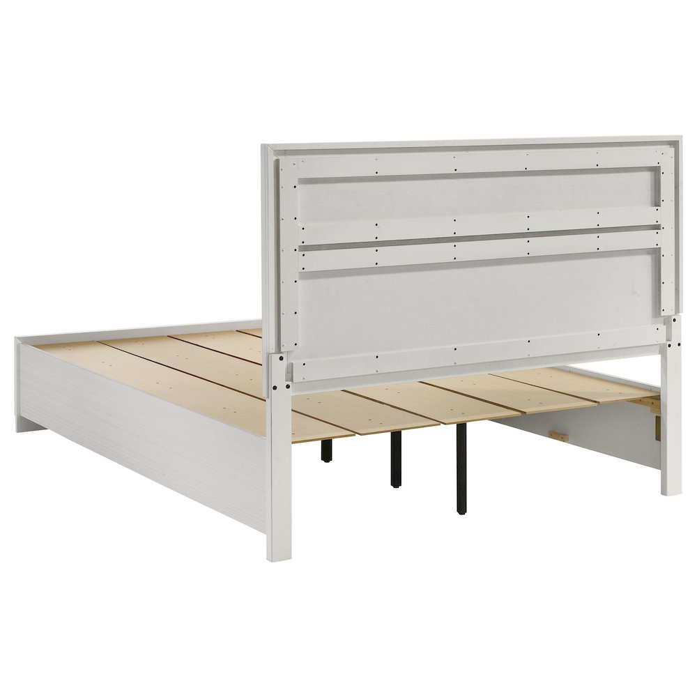 Miranda 4-piece Queen Bedroom Set White. Picture 3