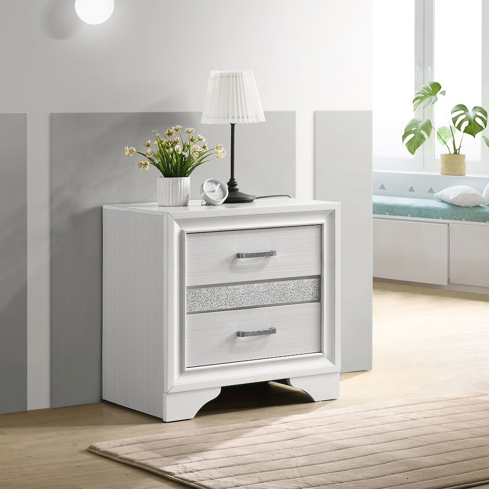 Miranda 2-drawer Nightstand White. Picture 10
