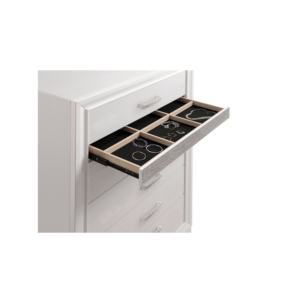Miranda 5-drawer Bedroom Chest White. Picture 13