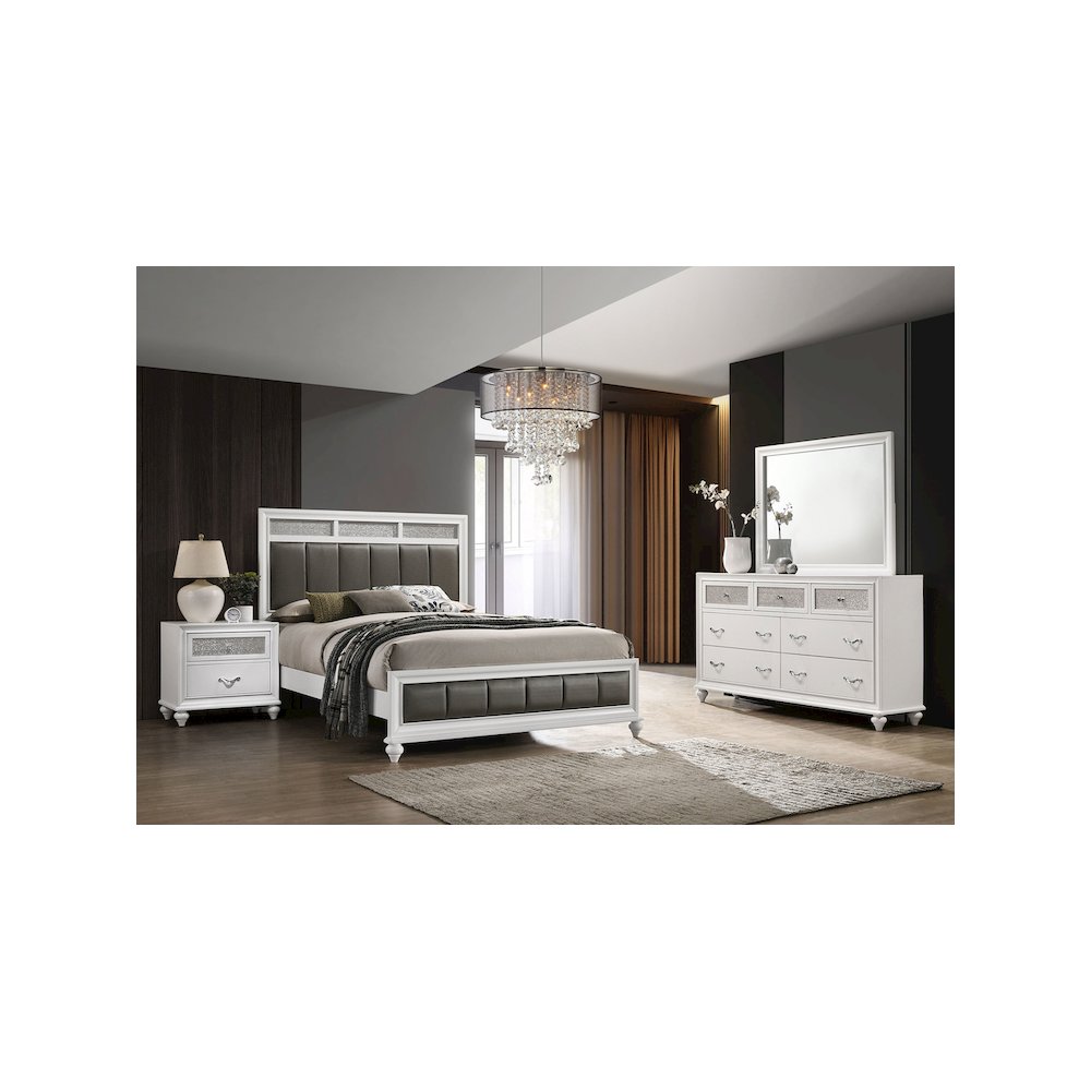 Barzini 4-piece Queen Bedroom Set White. Picture 1