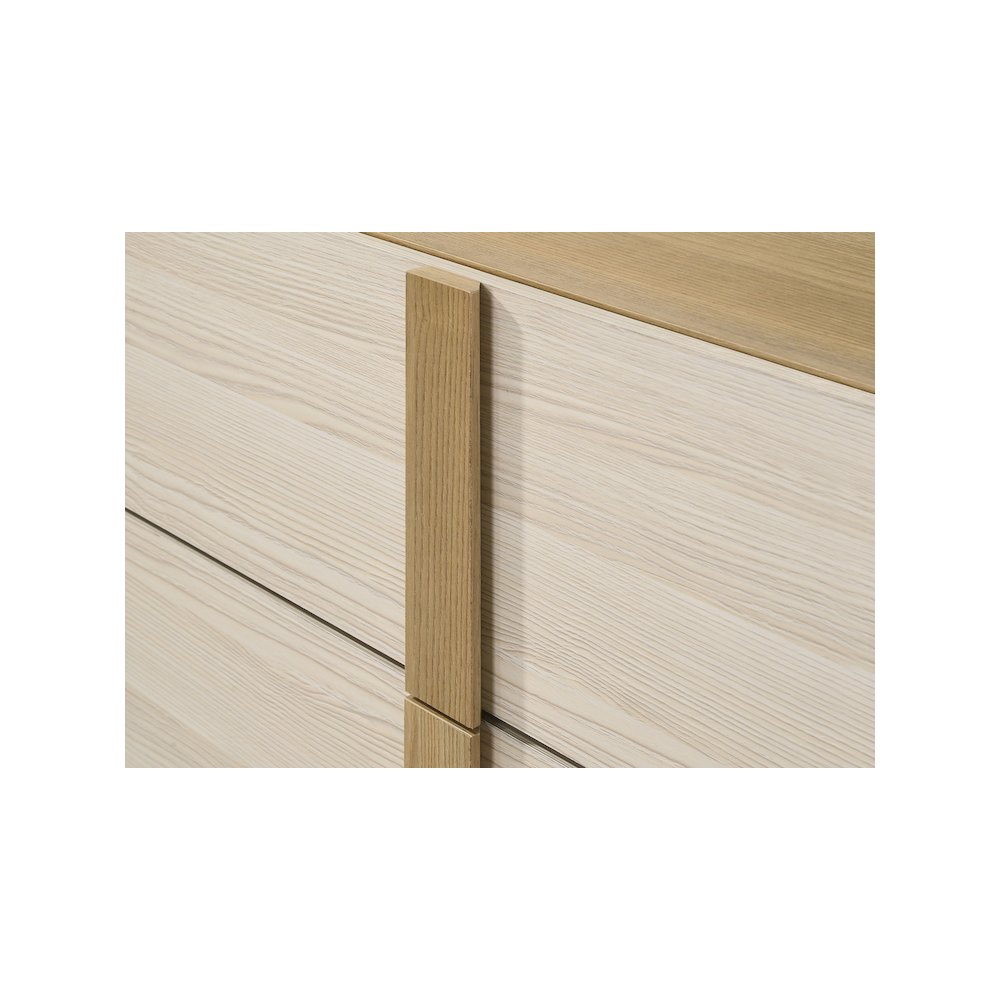 Hyland 4-drawer Chest of Drawers Natural. Picture 13