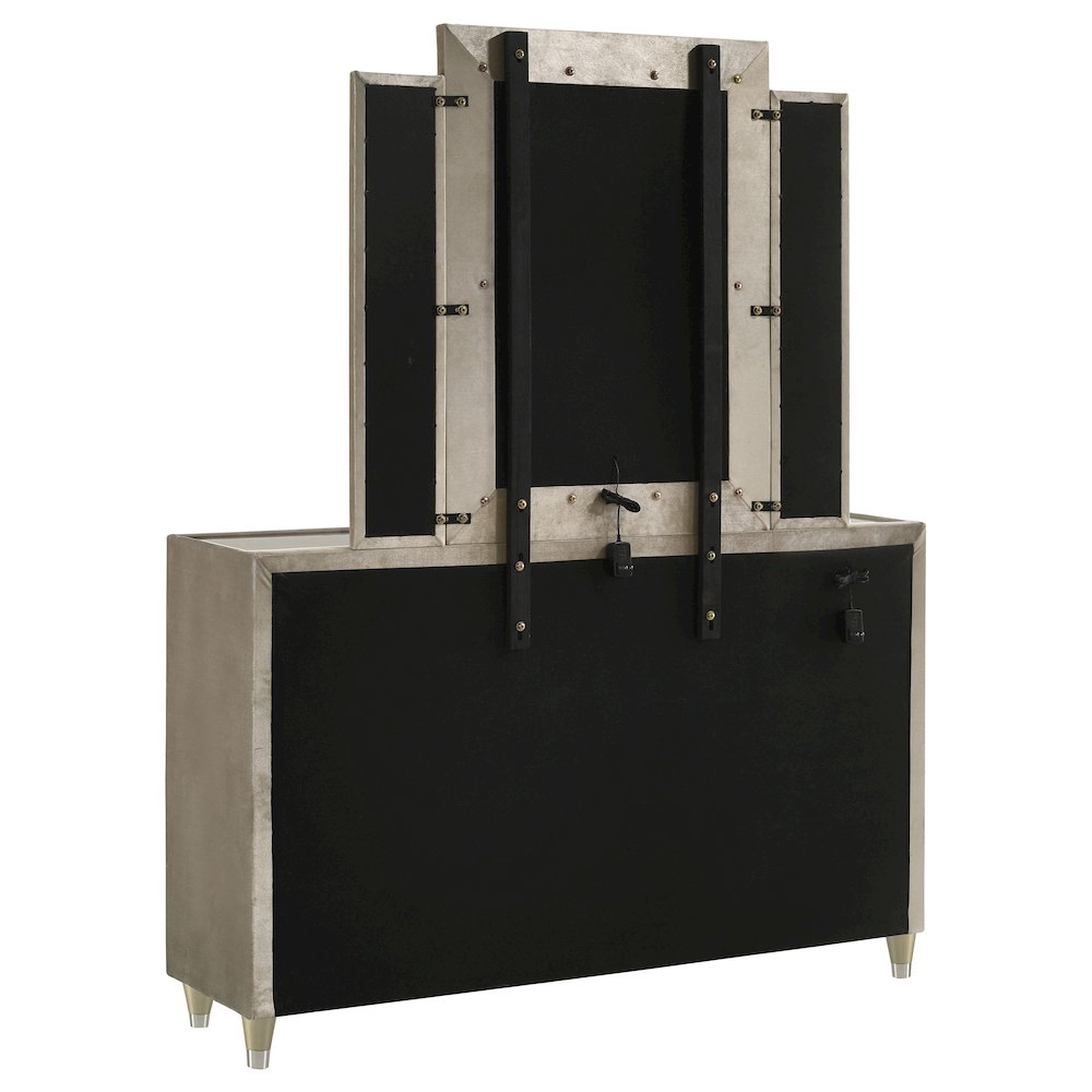 Lorient 8-drawer LED Dresser with Mirror Ivory and Camel. Picture 4