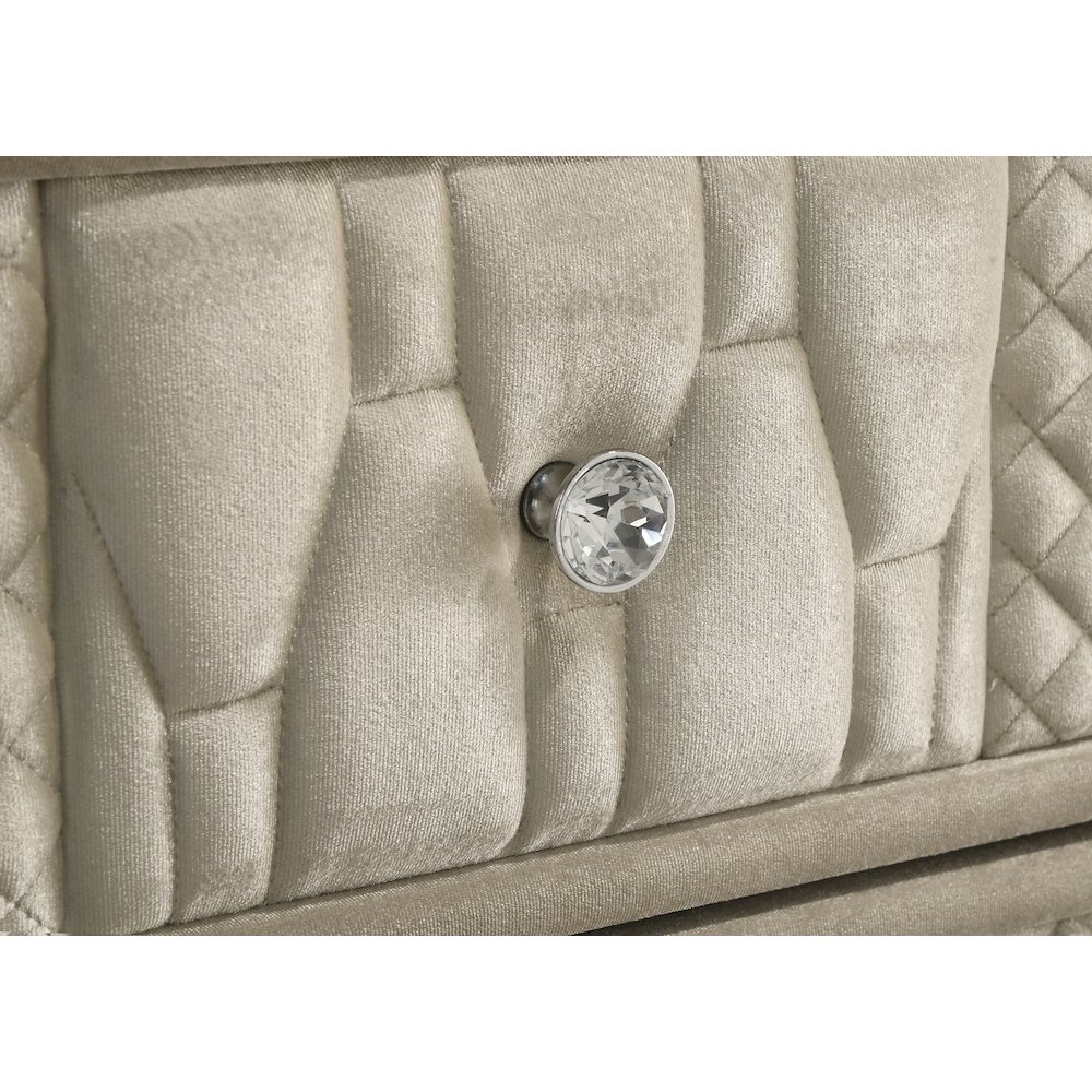 Lorient 5-drawer LED Chest of Drawers Ivory and Camel. Picture 9