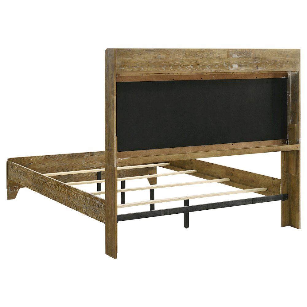 Henderson 4-piece Queen Bedroom Set Medium Oak. Picture 4