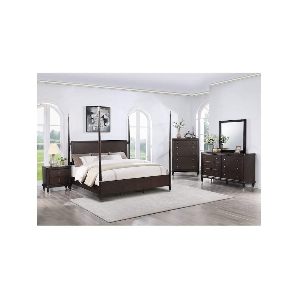 Emberlyn Wood Queen Poster Bed Brown. Picture 11