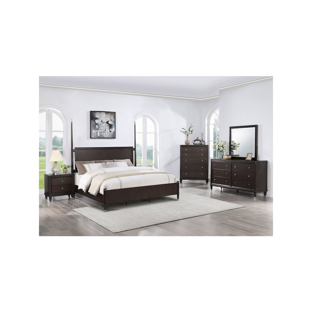 Emberlyn Wood Queen Poster Bed Brown. Picture 12
