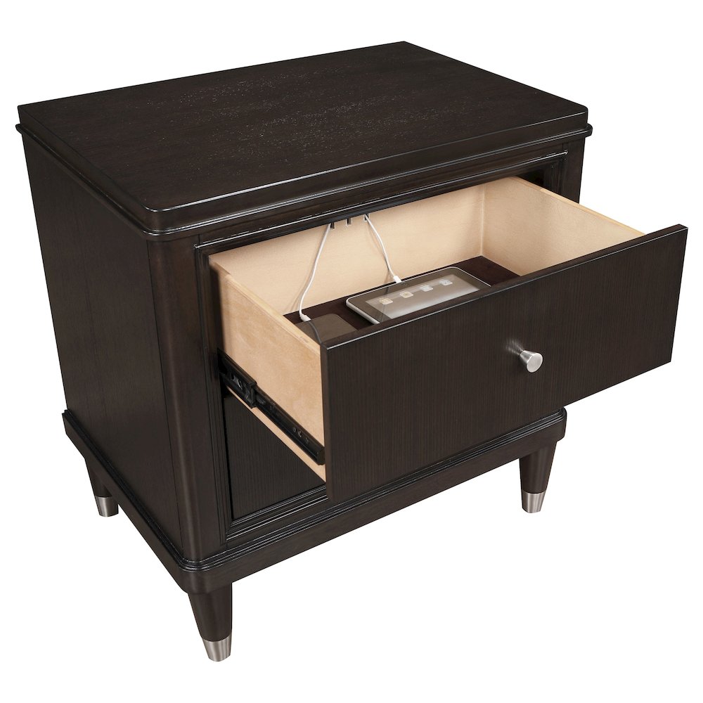 Emberlyn 4-piece Queen Bedroom Set Brown. Picture 15