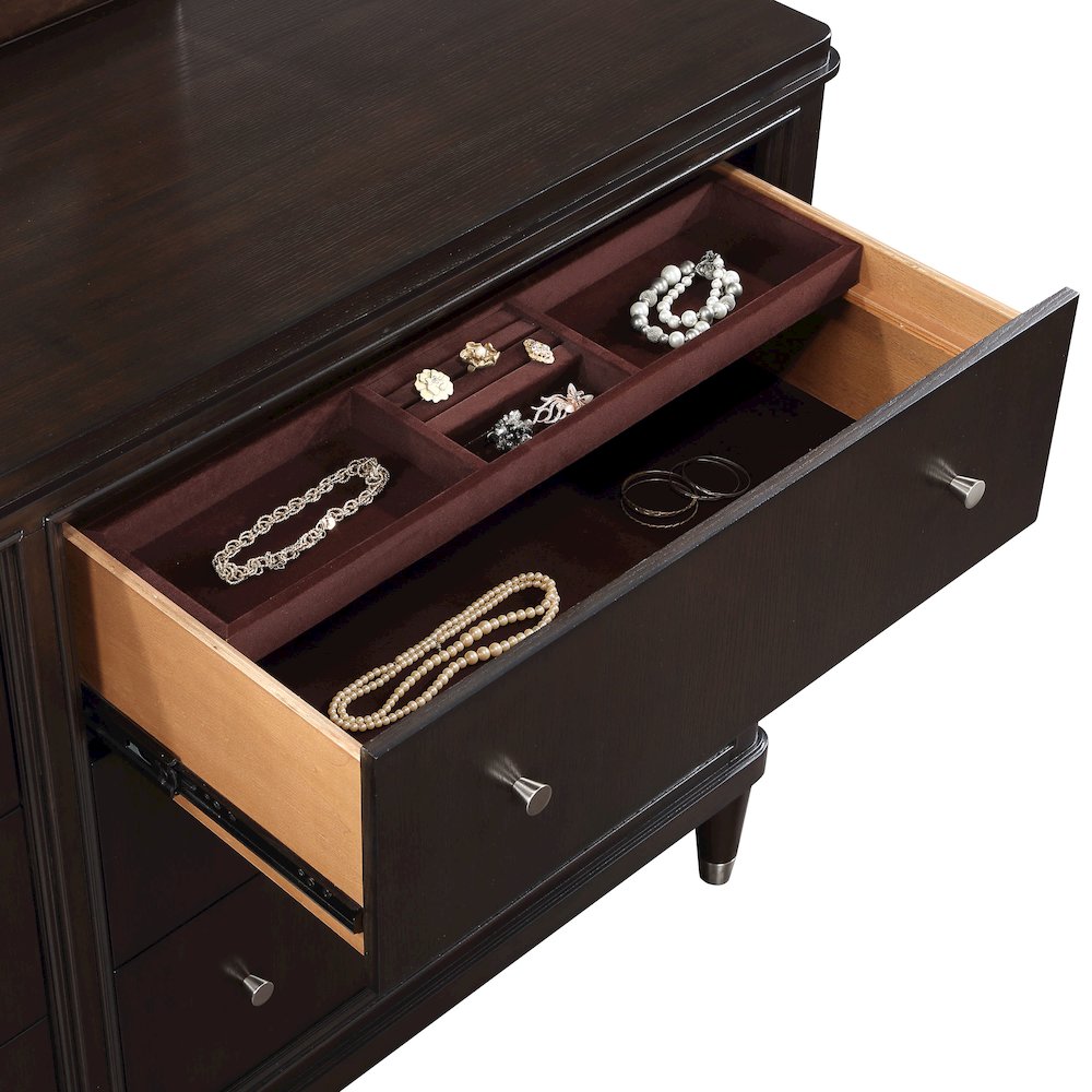 Emberlyn 4-piece Queen Bedroom Set Brown. Picture 16