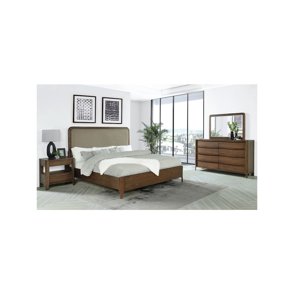 Maderia 4-piece Queen Bedroom Set Walnut. Picture 2