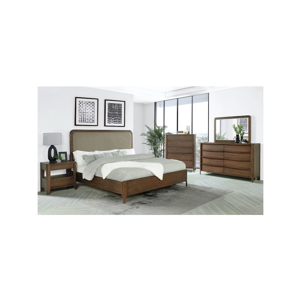 Maderia 8-drawer Dresser and Mirror Walnut. Picture 12