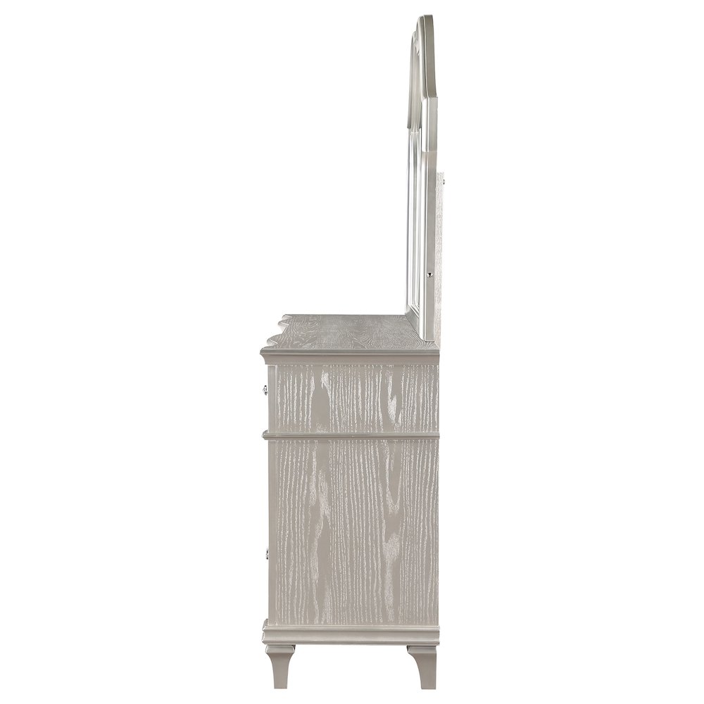 Evangeline 9-drawer Dresser with Mirror Silver Oak. Picture 5