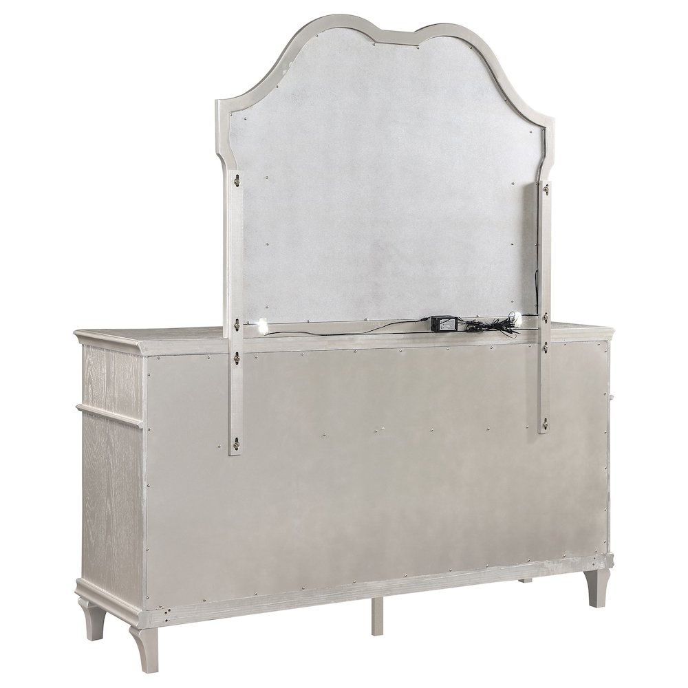 Evangeline 9-drawer Dresser with Mirror Silver Oak. Picture 6