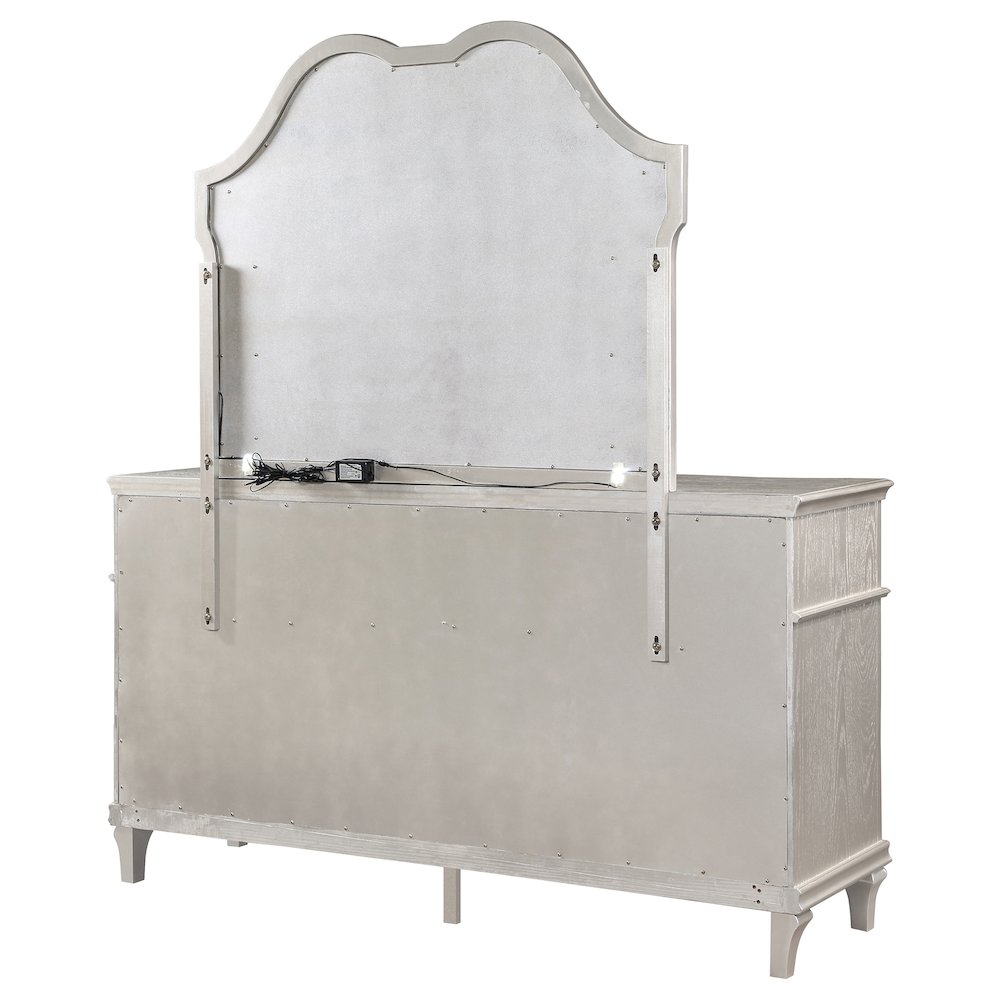 Evangeline 9-drawer Dresser with Mirror Silver Oak. Picture 8