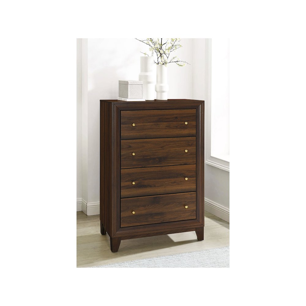 Welsley 4-drawer Chest of Drawers Walnut. Picture 9