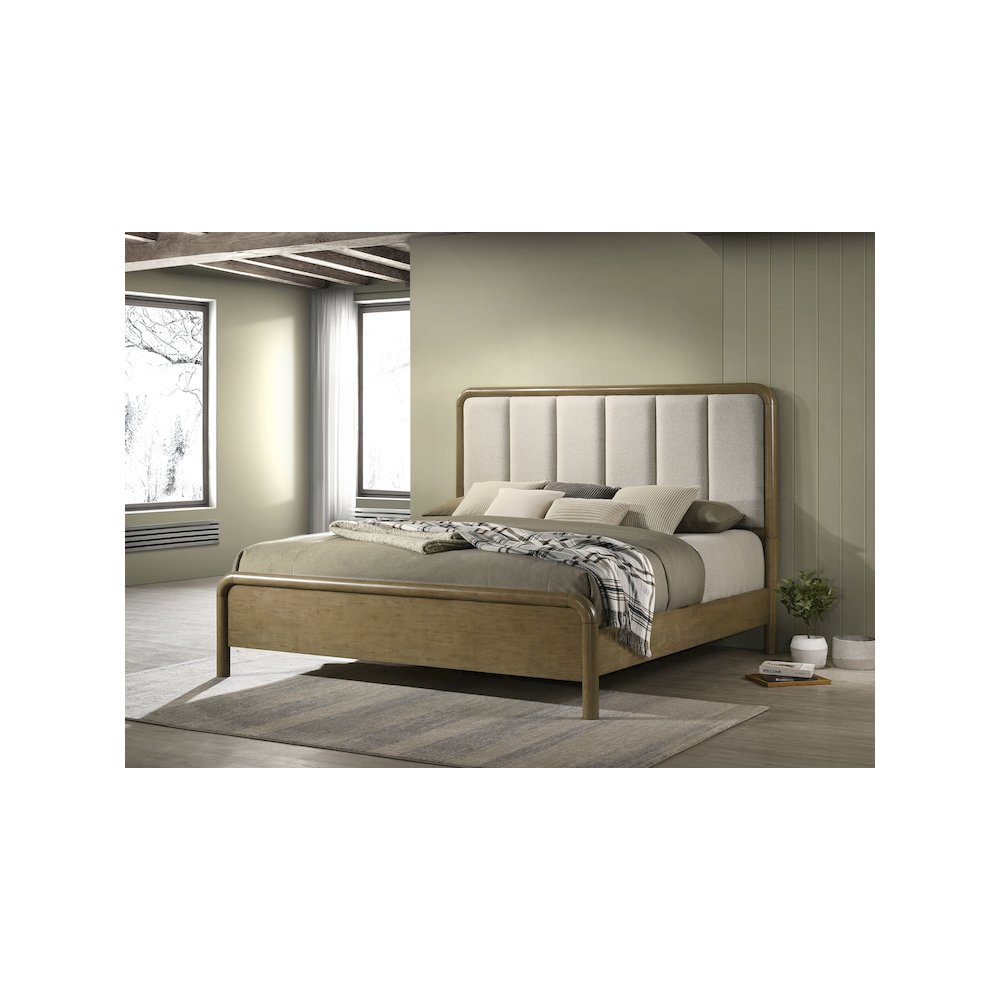 Amsbury 59-inch Upholstered Queen Bed Nutmeg. Picture 5