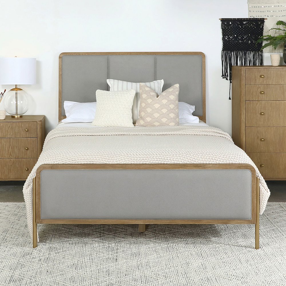 Arini Upholstered Eastern King Panel Bed Sand Wash and Grey. Picture 6