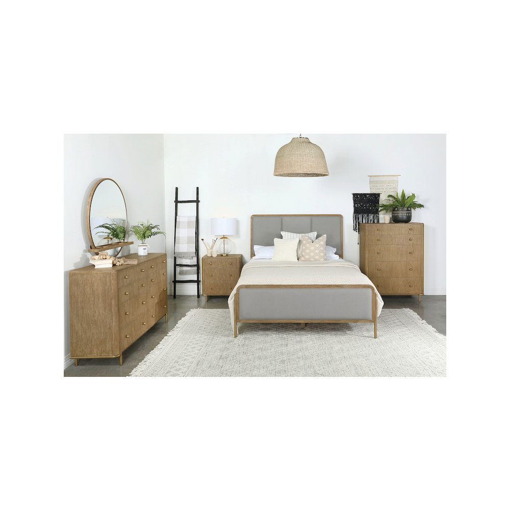 Arini 3-drawer Nightstand Sand Wash. Picture 11