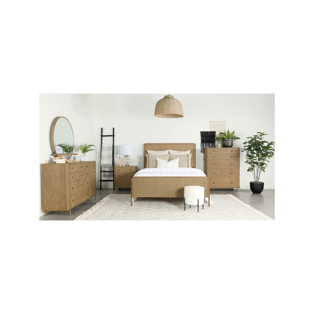 Arini 8-drawer Dresser with Mirror Sand Wash. Picture 10