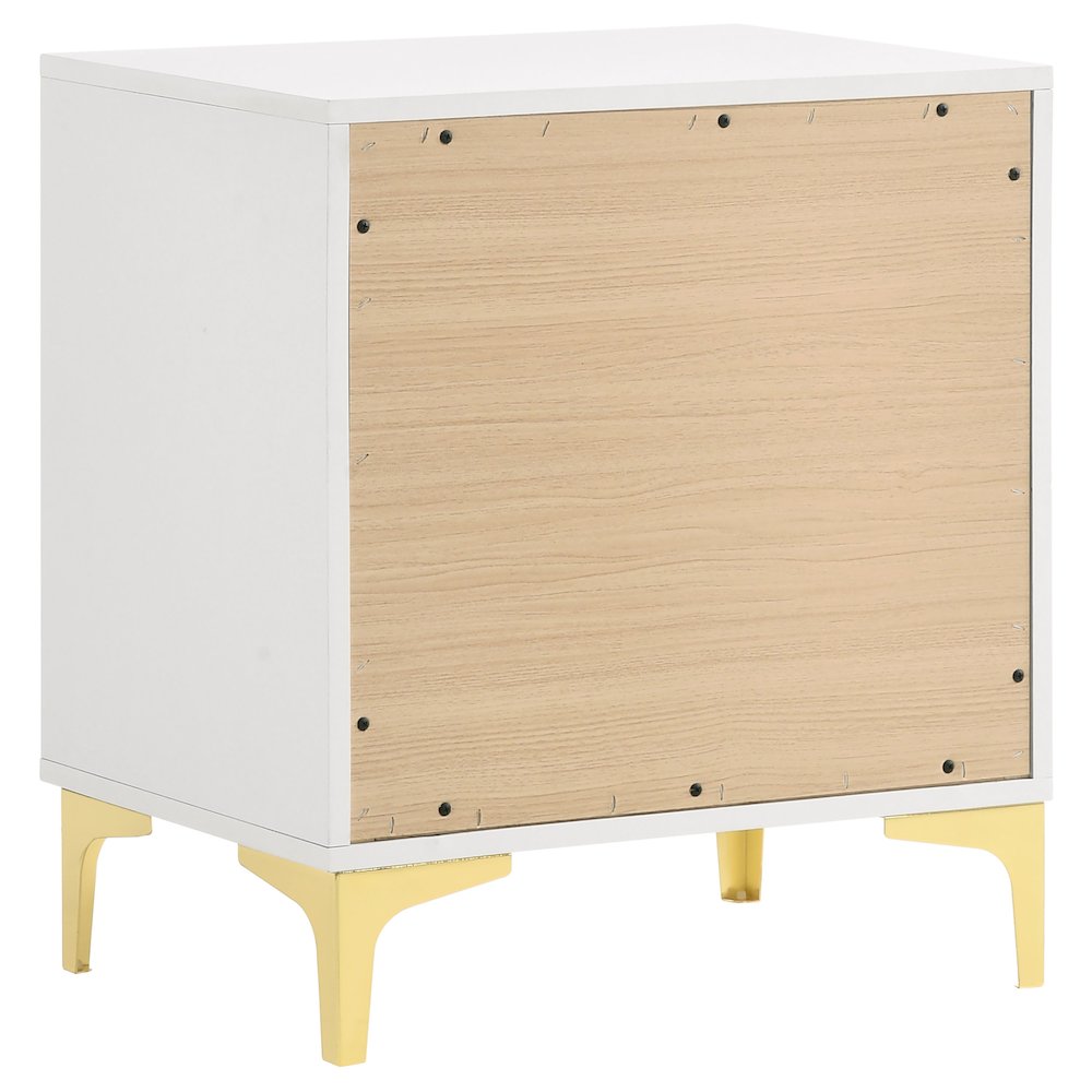 Kendall 4-piece California King Bedroom Set White. Picture 5