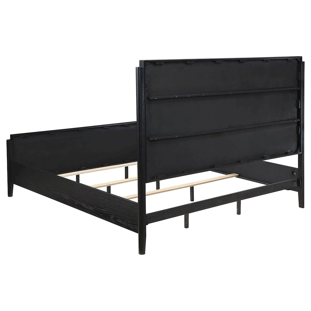 Brookmead 4-piece Queen Bedroom Set Black. Picture 3