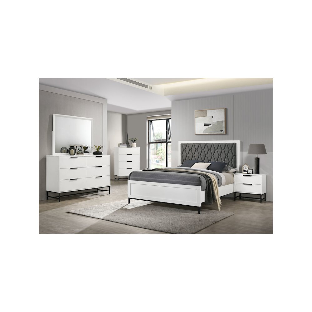 Sonora 4-drawer Bedroom Chest White. Picture 12