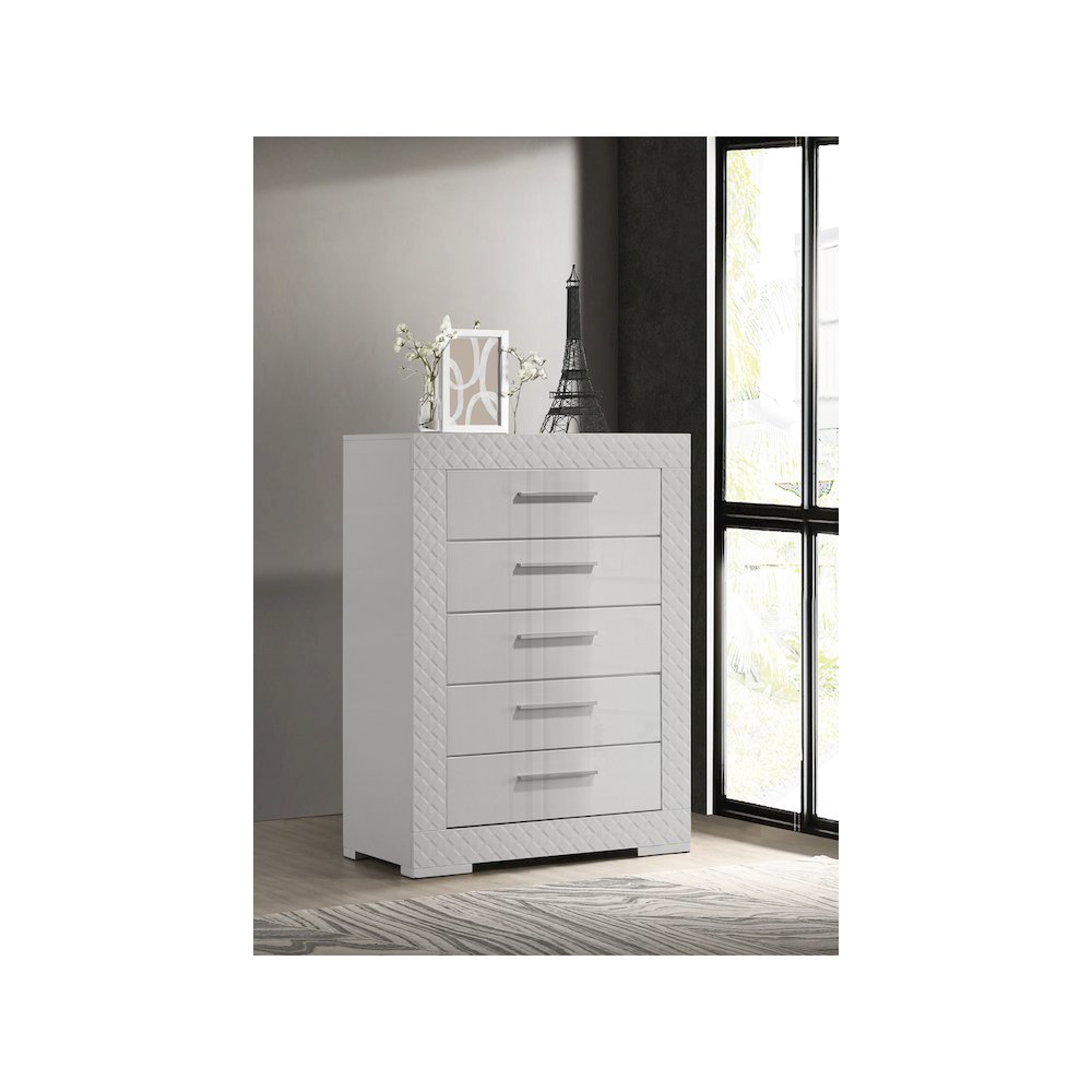 Ives 5-drawer Bedroom Chest of Drawers White High Gloss. Picture 10