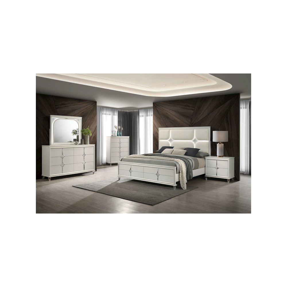 Olivia 5-drawer Bedroom Chest of Drawers Pearl White. Picture 12