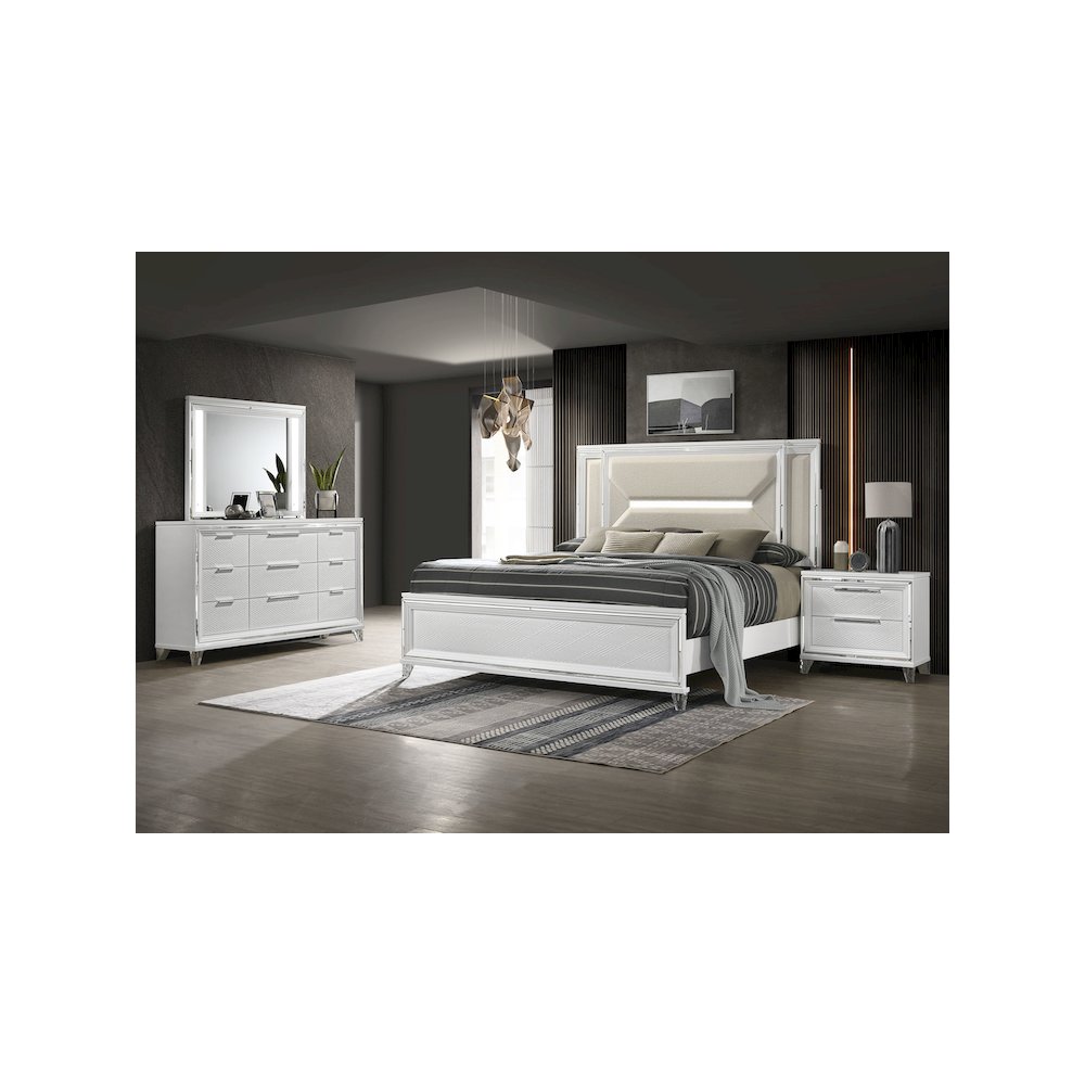 Marmore 4-piece Queen Bedroom Set White. Picture 2