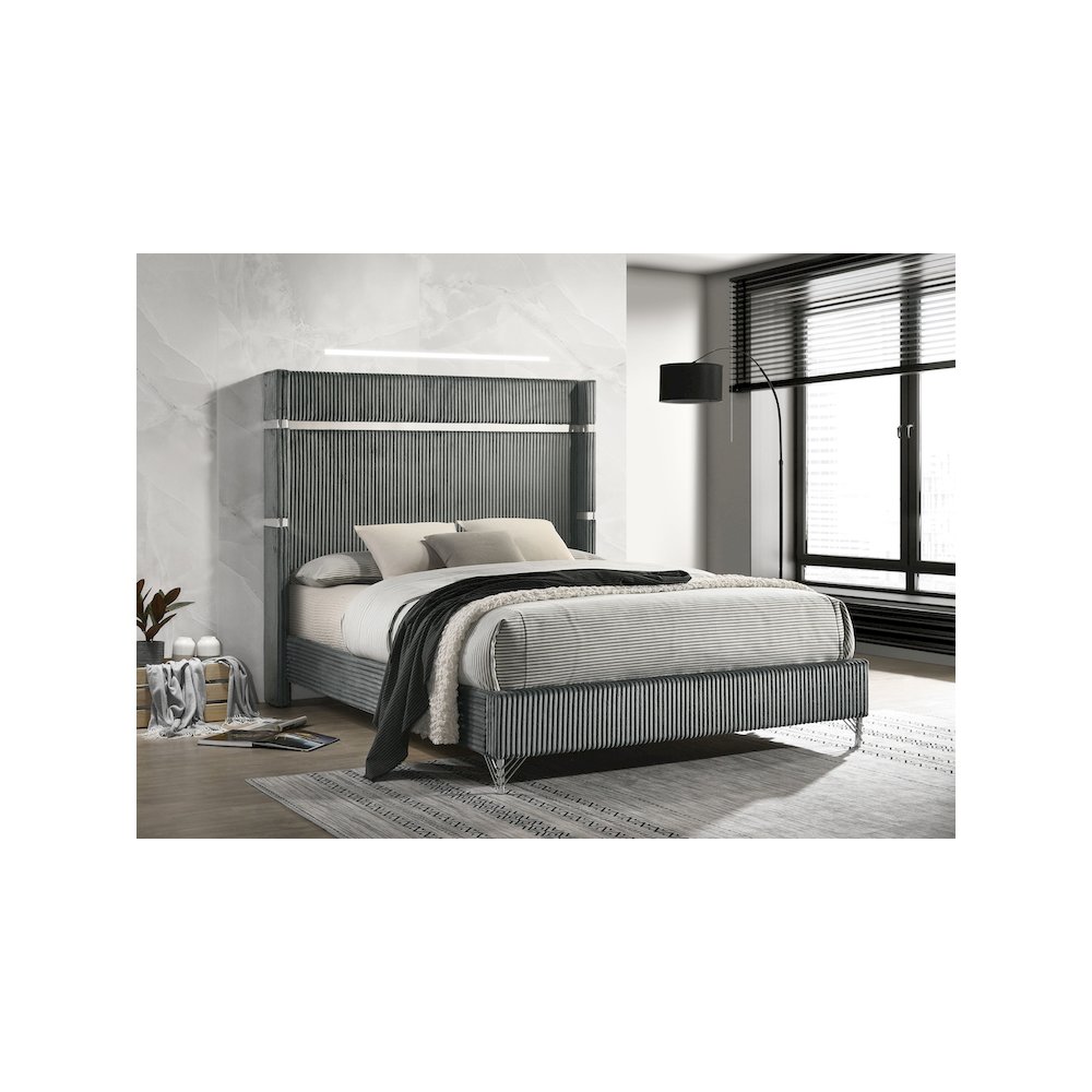 Lucia 61-inch Upholstered Eastern King Wingback Bed Grey. Picture 5