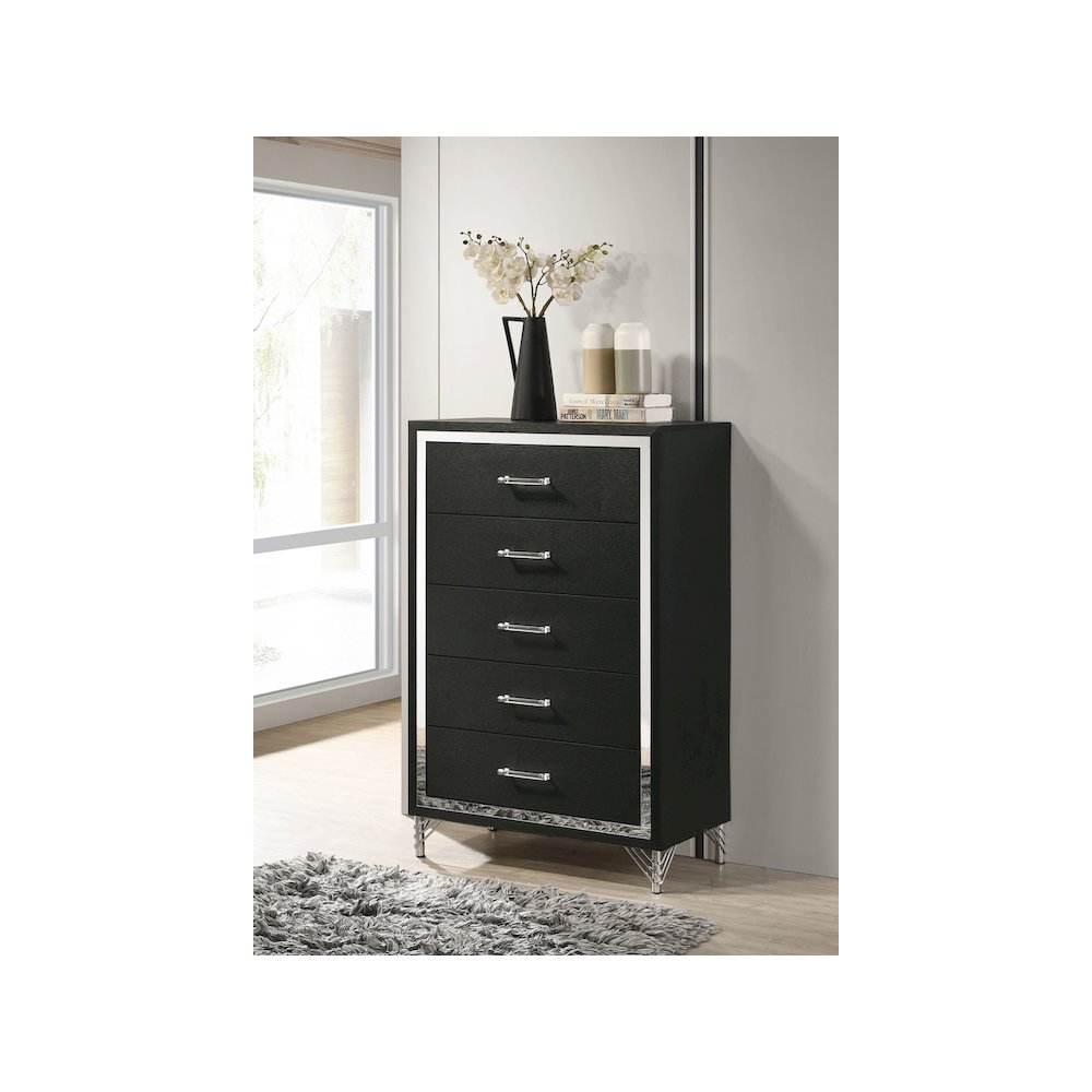 Lucia 5-drawer Bedroom Chest of Drawers Black. Picture 10