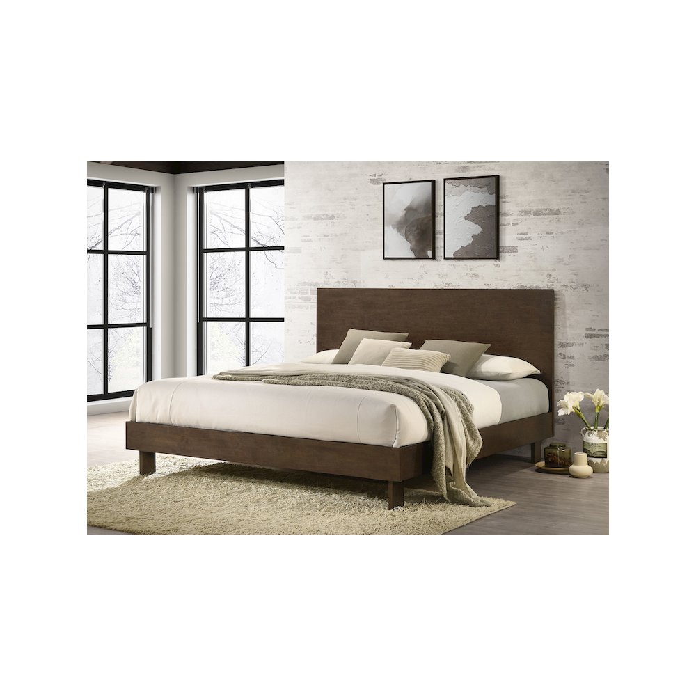 Glenwood 48-inch Eastern King Platform Panel Bed Warm Brown. Picture 7