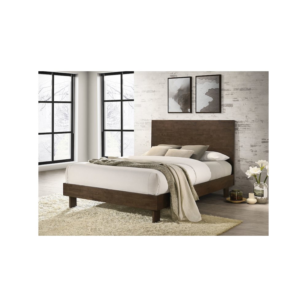 Glenwood 48-inch Queen Platform Panel Bed Warm Brown. Picture 7